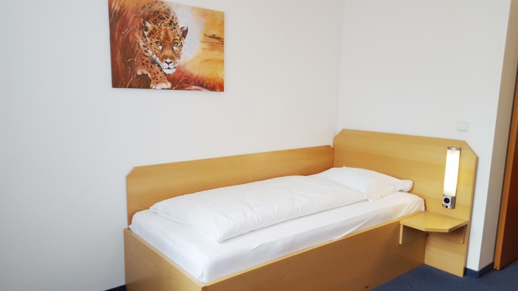 G&K Hotel Guntramsdorf Δωμάτιο φωτογραφία