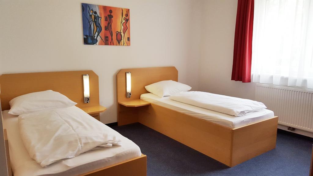 G&K Hotel Guntramsdorf Δωμάτιο φωτογραφία