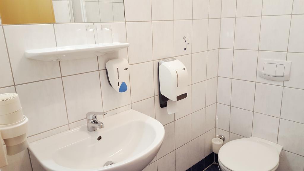G&K Hotel Guntramsdorf Δωμάτιο φωτογραφία