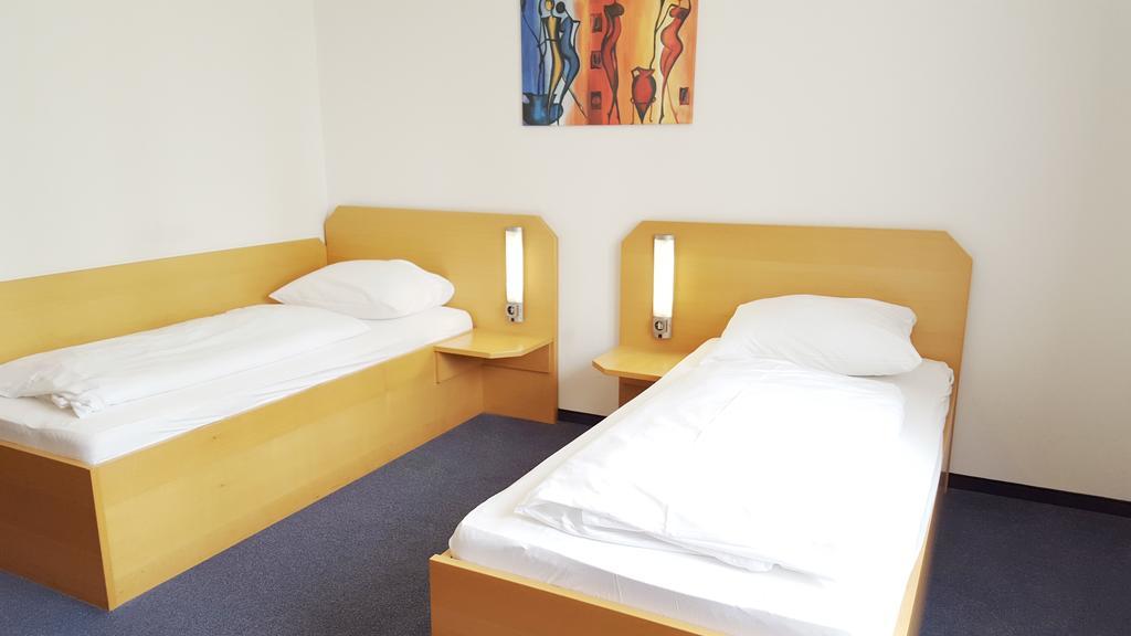 G&K Hotel Guntramsdorf Δωμάτιο φωτογραφία