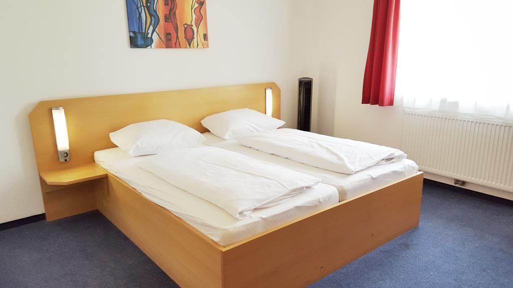G&K Hotel Guntramsdorf Εξωτερικό φωτογραφία
