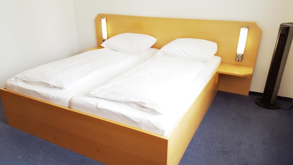 G&K Hotel Guntramsdorf Δωμάτιο φωτογραφία
