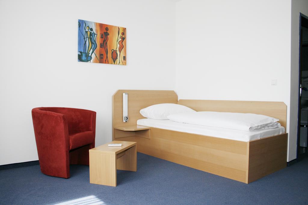 G&K Hotel Guntramsdorf Δωμάτιο φωτογραφία