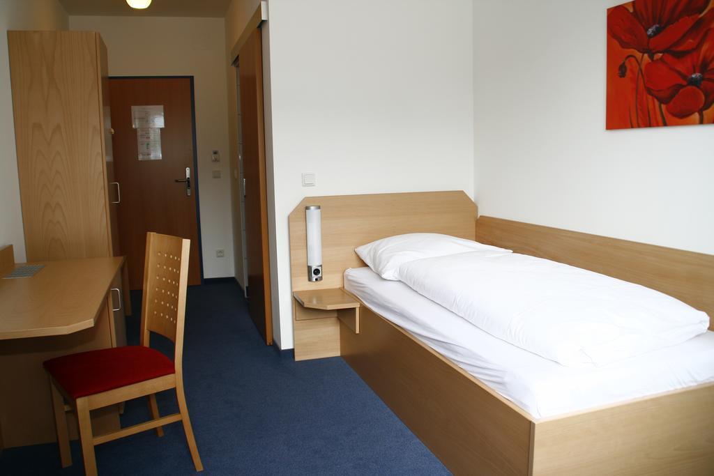 G&K Hotel Guntramsdorf Δωμάτιο φωτογραφία
